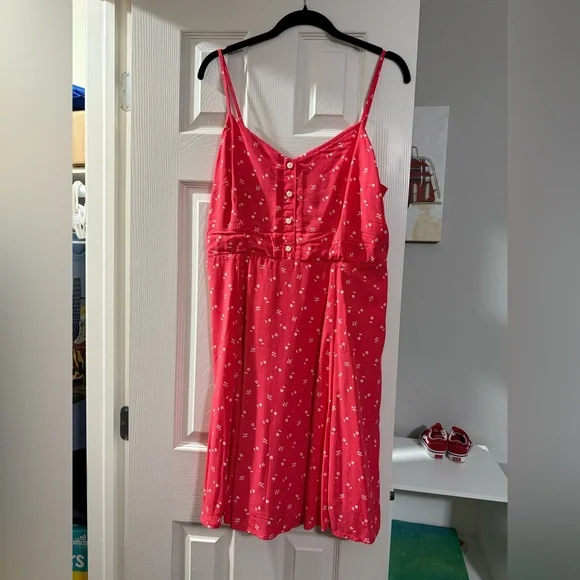 open lace back dress GAP Womens Sleeveless Split Neck Casual Dress, Red Floral Print, X-Small  Petite US: Buy Online at Best Price in UAE main image 1